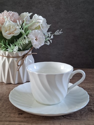 Wedgwood candlelight swirl - candlelight,