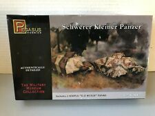 Pegasus Hobbies 7605 Schwerer Kleiner Panzerin 1:72 scalel kit of two tanks