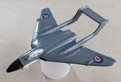 Dinky toys dh110 sea vixen - toys,