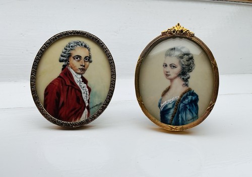 Beautiful antique two hand - beautiful,