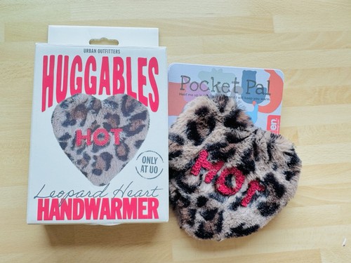 Leopard hand warmer wheat - hand,