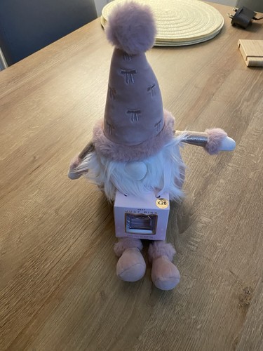 Next pink gonk - 10, mil