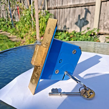 3 Lever YALE  Mortice  Security  Deadlock  , 80 X 70 mm, Blue / Brass. 2 Keys