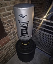 Everlast Used Punching Bag with Stand Great Condition