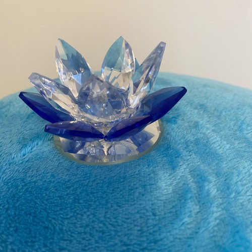Glass conalt blue lotus flower - blue,
