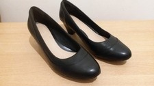 CLARKS ARTISAN Ladies black court shoes size uk 5 wide fit