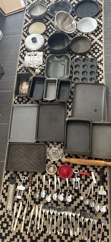 Large job lot mixed cutlery - lot, of