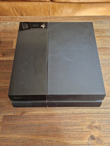 Ps4 with controller - with,