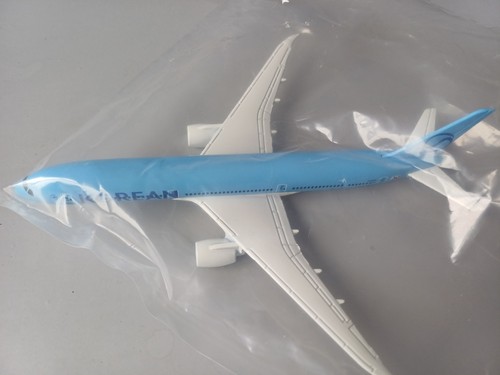 Nuotie diecast model - model, airliner