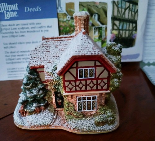 Lilliput lane cottage bark - lilliput,