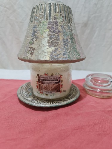 Yankee candle scent - candle, &