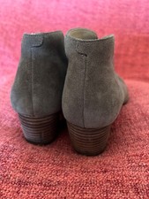 Clarks suede fawn ties up