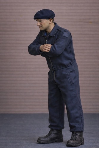 N12 modern crew figure - crew,