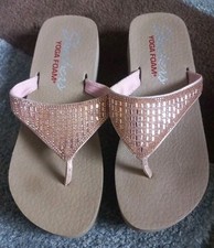 Skechers Yoga Foam Slip on