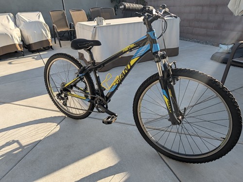 Giant revel mountain bike - revel, xs