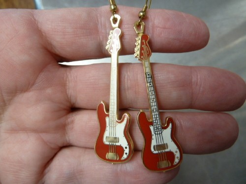Fender bass guitar - fender, p