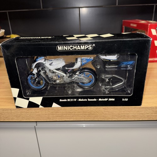 Minichamps honda rc211v - minichamps, 1:12