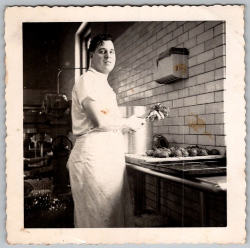 Vtg snapshot baker - b&w, chef