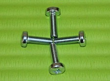 4 FIXING SCREWS TO ATTACH