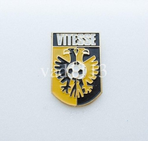 Badge pin football - clubs, in