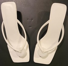 CUCCOO Fashion White Thonged