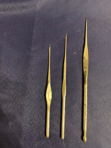 Trio vintage crochet hooks - of,