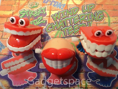 Wind chattering teeth toy - up,