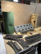 Hornby Dublo Model Railway Large Job Lot Track Buildings And Other Items