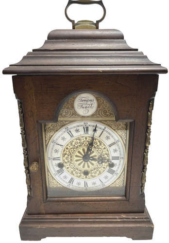 Vintage trend sligh mantle - by,
