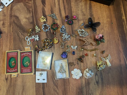 Huge lot vintage pins - huge, brooches
