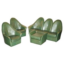 VINTAGE CIRCA 1970'S GREEN LEATHER SCULPTURAL SOFA ARMCHAIR FOOTSTOOL SUITE