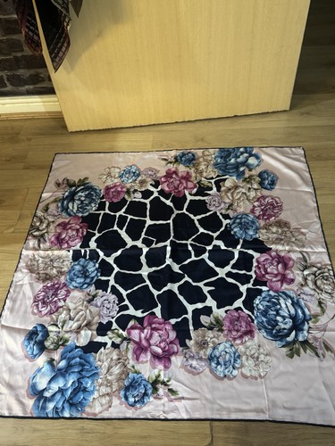 90x90cm satin square head