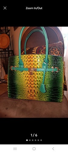 Emerald green - emerald,