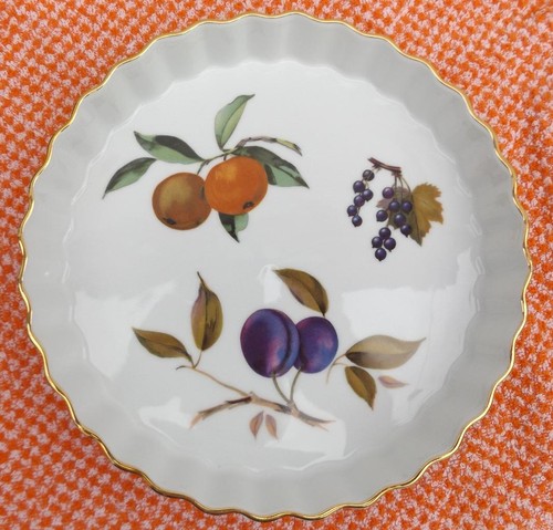 Royal worcester evesham gold - worcester,