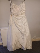 Ivory Wedding Dress by Hilary