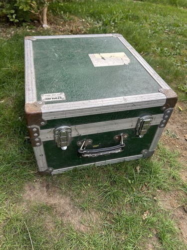 Large green aluminium flight - /,
