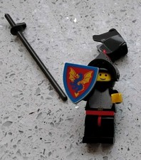 Lego Vintage Castle: Black Knight Minifigure Breastplate Plume & Shield (cas172)