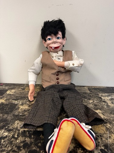 Vintage ventriloquist dummy - ventriloquist,