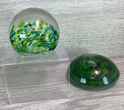 Lovely art glass paperweights - art,