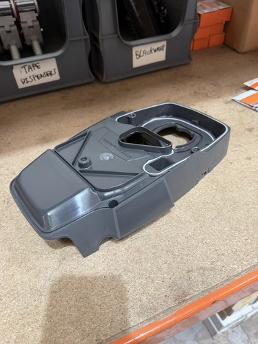 Cylinder cover assembly for - cylinder,