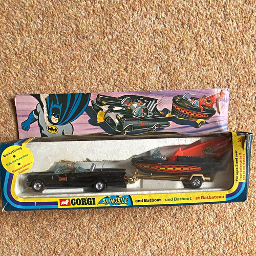 Corgi batman 107 batmobile - batman,