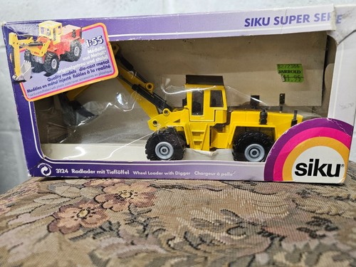 Siku wheel loader with digger