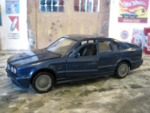 Corgi toys scale bmw 525i - corgi, 1:32