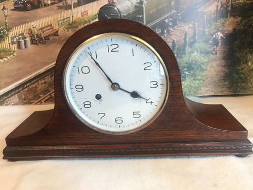 Old striking mantle clock - ,