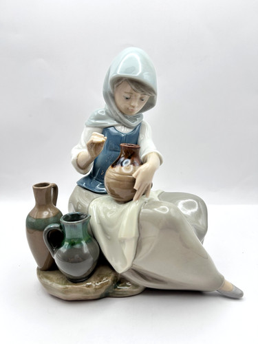 Lladro 5079 woman painting - lladro,