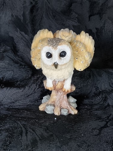 Cute barn owl figure - barn,