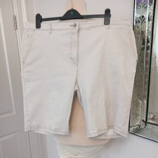 LADIES SHORTS SIZE 22/