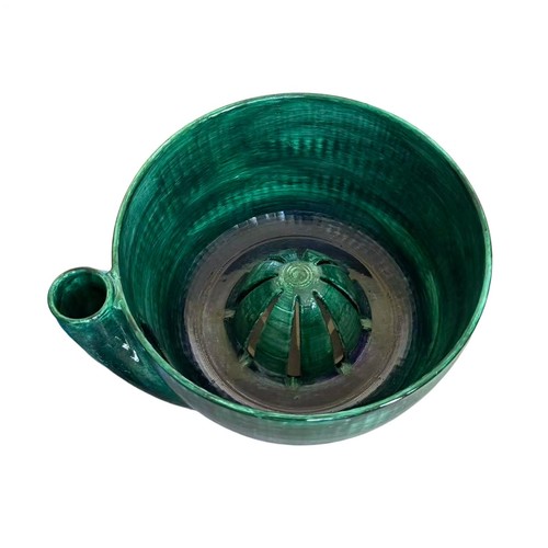 Self spinning berry bowl fruit - berry,