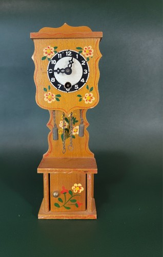 Vintage wood clock - wood,