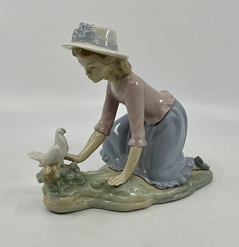 Lladro nao girl with dove - girl,